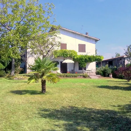 Hébergement de vacances With Garden, Terrace And Barbecue *